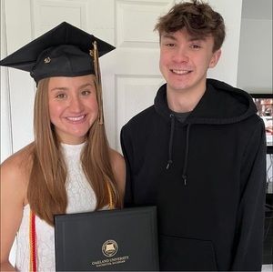 Meet your Posher, Laura